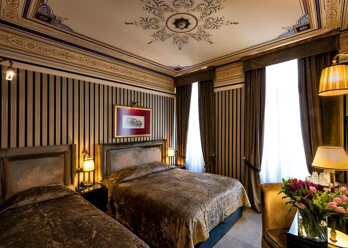 Отель Maison Grecque Extraordinaire Патра