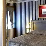 فندق Maison Grecque Extraordinaire باترا