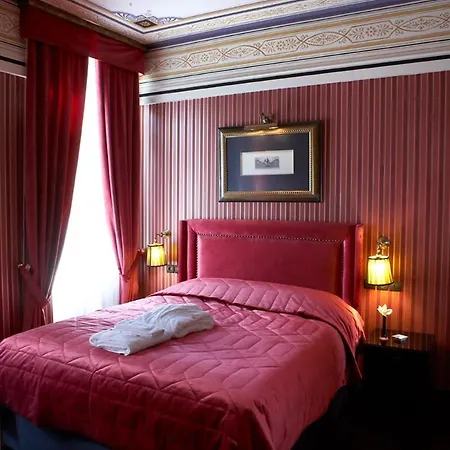 Maison Grecque Extraordinaire מלון 4*
