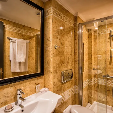 Maison Grecque Extraordinaire 4* Patras