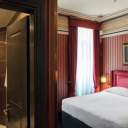 Maison Grecque Extraordinaire Hotel 4*