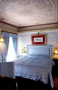 Maison Grecque Extraordinaire Отель Патра