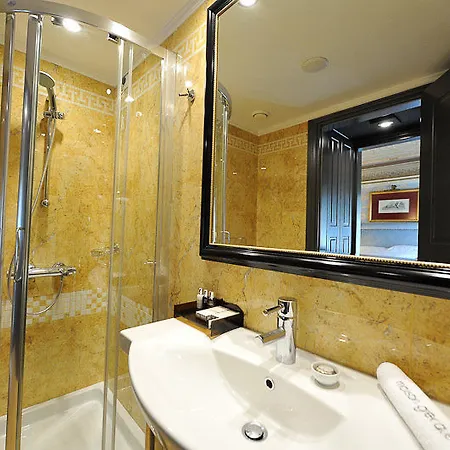 Maison Grecque Extraordinaire 4* Patras