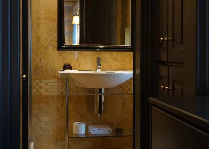 Maison Grecque Extraordinaire מלון 4*