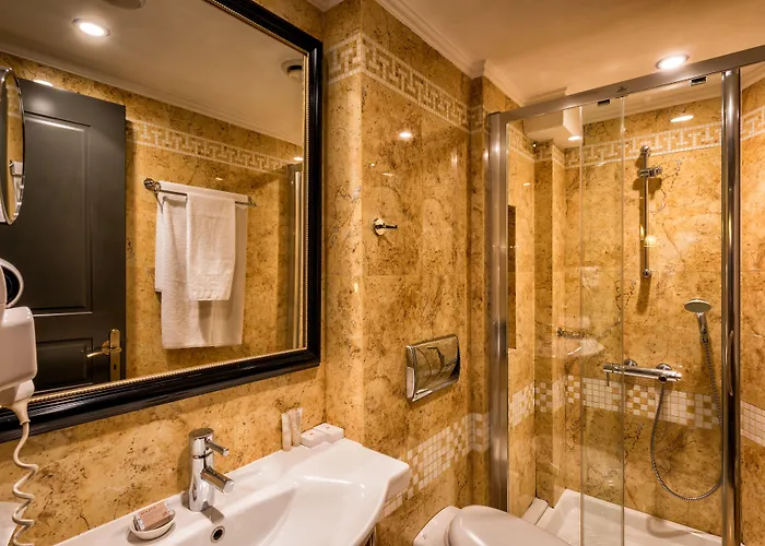 Maison Grecque Extraordinaire 4* פאטרה