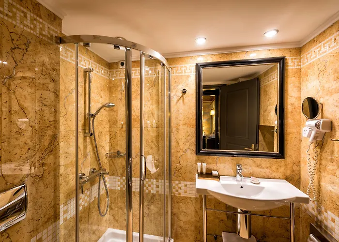 Отель Maison Grecque Extraordinaire 4*